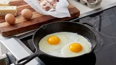 Warum Sie eine kalte Pfanne brauchen, um perfekte Rühreier zuzubereiten: eine Technik, die Ihren Morgen verändern wird