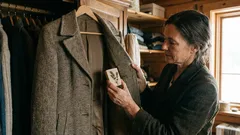 Warum erfahrene Hausfrauen Seife in ihre Manteltasche stecken: Die Kleidung hält länger